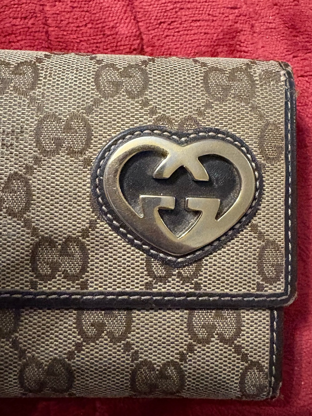 Gucci Beige Brown GG Canvas Continental Wallet with Heart Logo - Picture 8 of 10